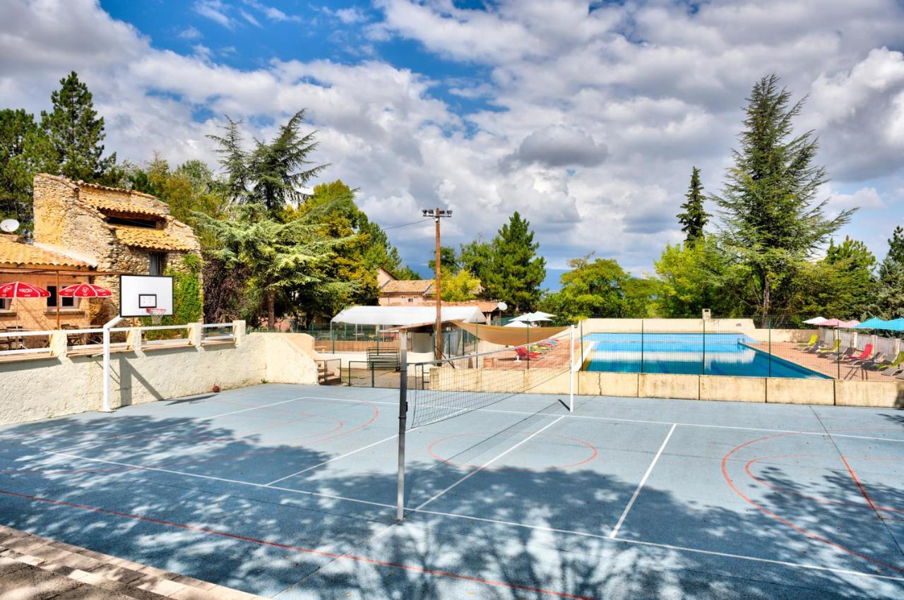 Village Vacances Les Bories Niozelles Exterior photo